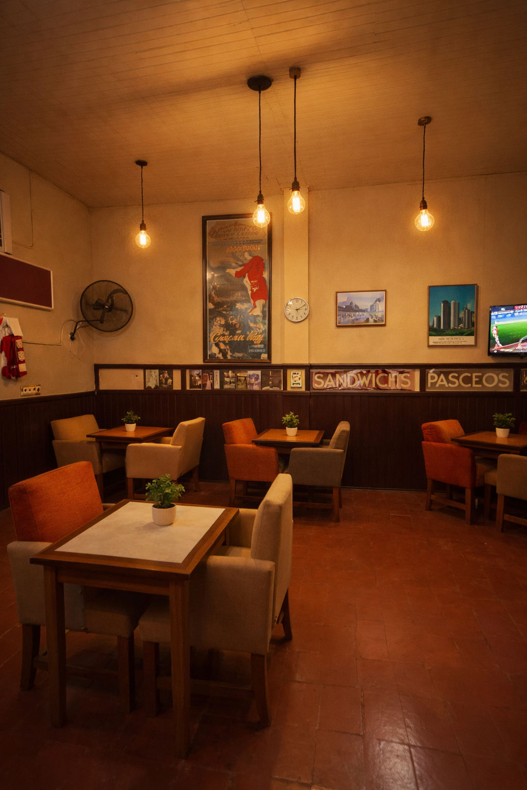 Fachada nocturna — Café San Martín, Oberá